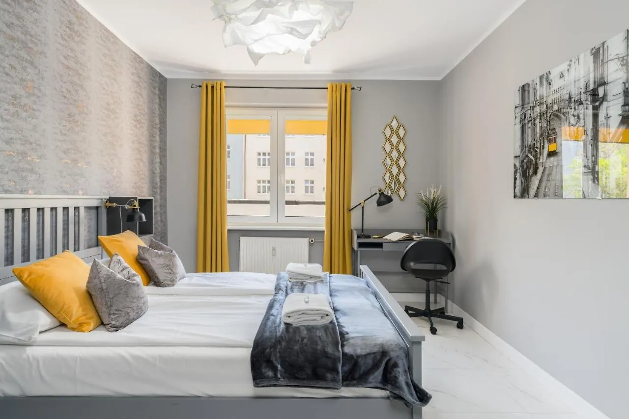 Chociszewskiego Apartment Poznań by Renters 0*,  Polska